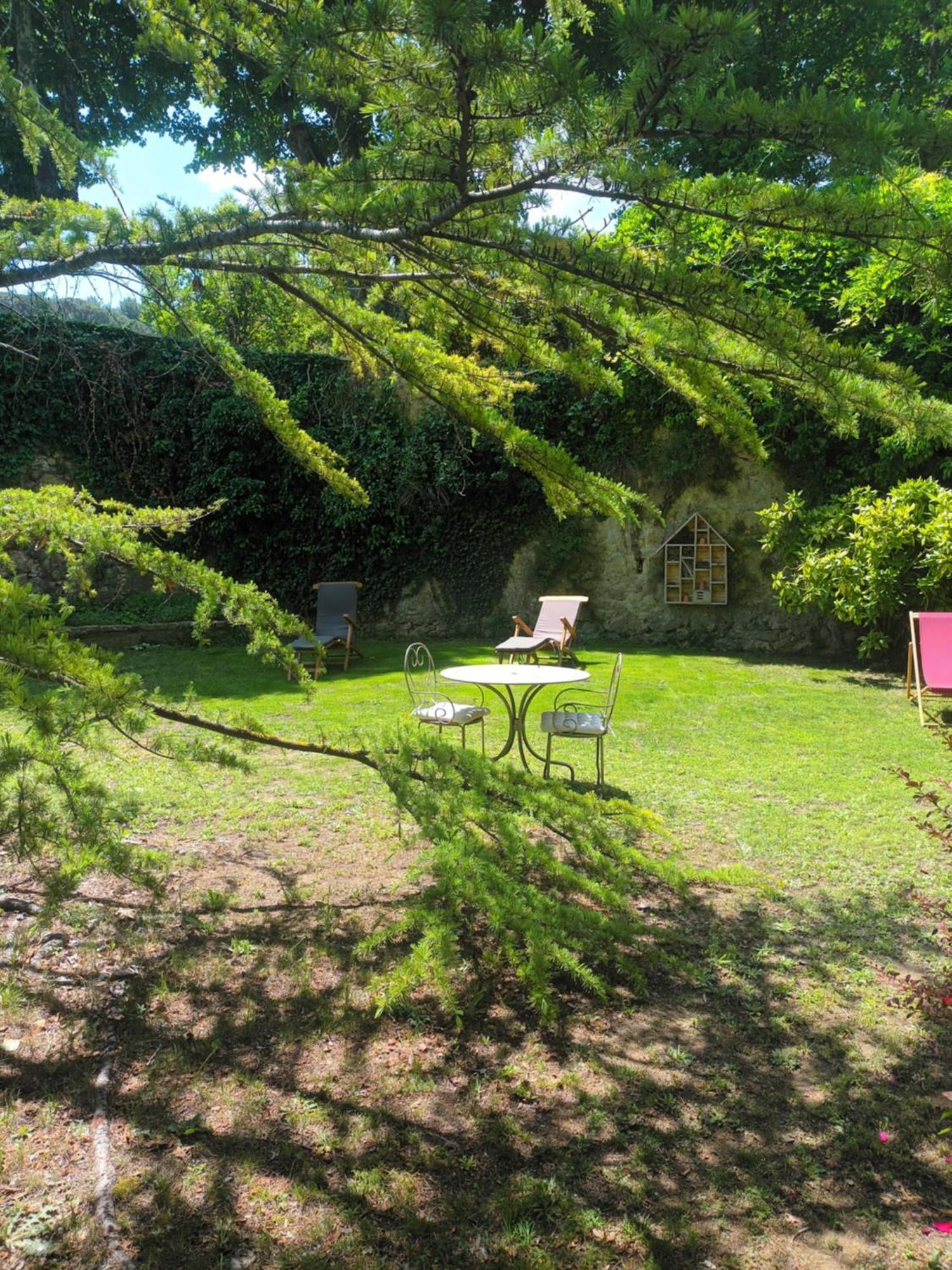 Bed and Breakfast Le Vieux Moulin De Jouques Екстер'єр фото