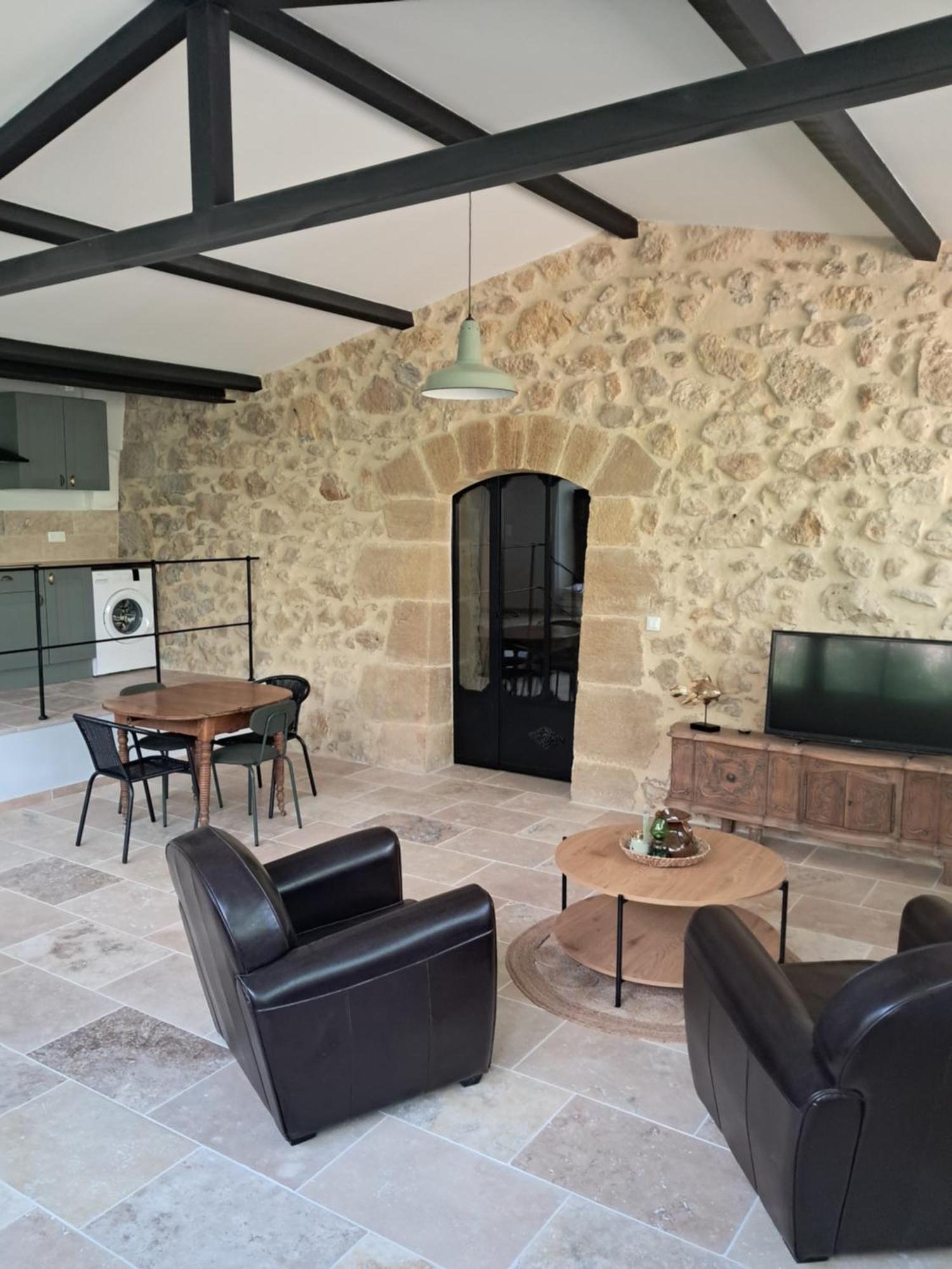 Bed and Breakfast Le Vieux Moulin De Jouques Екстер'єр фото